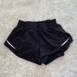 lululemon black hotty hot shorts